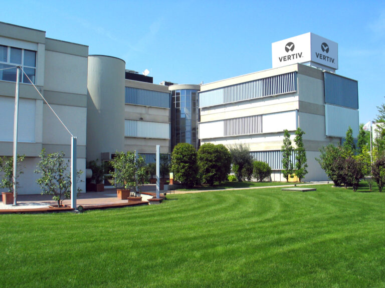 Vertiv Expande su Capacidad de Manufactura Global para Soluciones de Enfriamiento de Centros de Datos Preparadas para IA