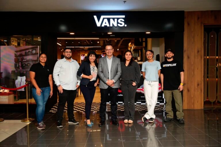Vans y Empresas ADOC inauguran la primera tienda oficial Vans en Honduras