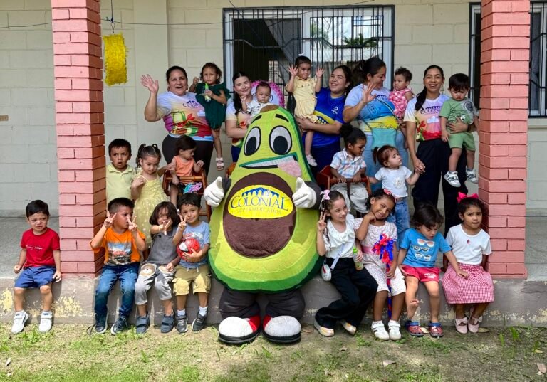 Supermercados Colonial celebra el Día del Niño junto a los pequeños de la Guardería San José